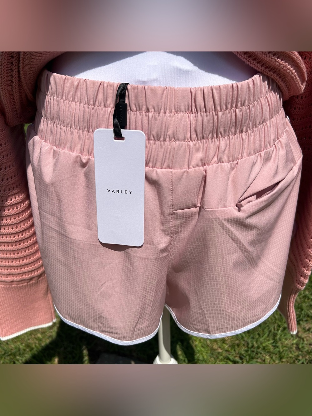 NWT🌷Varley Blush Pink with White Piping Elastic-Waist Athletic Shorts